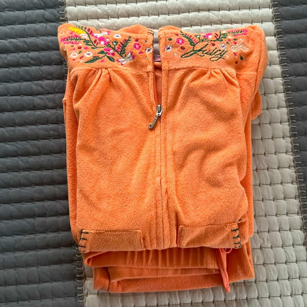 Juicy Couture Embroidered Peach Hoodie 
Sweatsuit